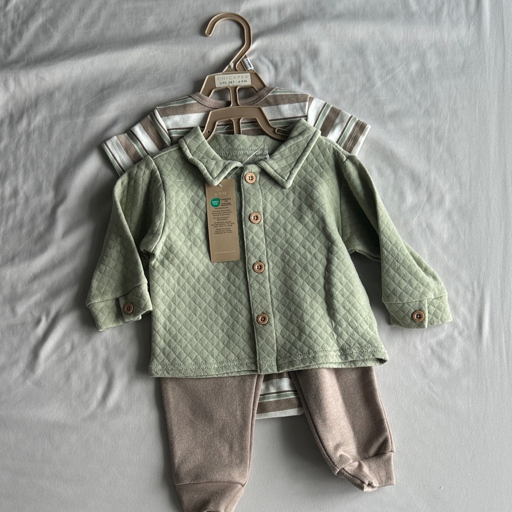Green quilted sweater stripped onesie brow pants